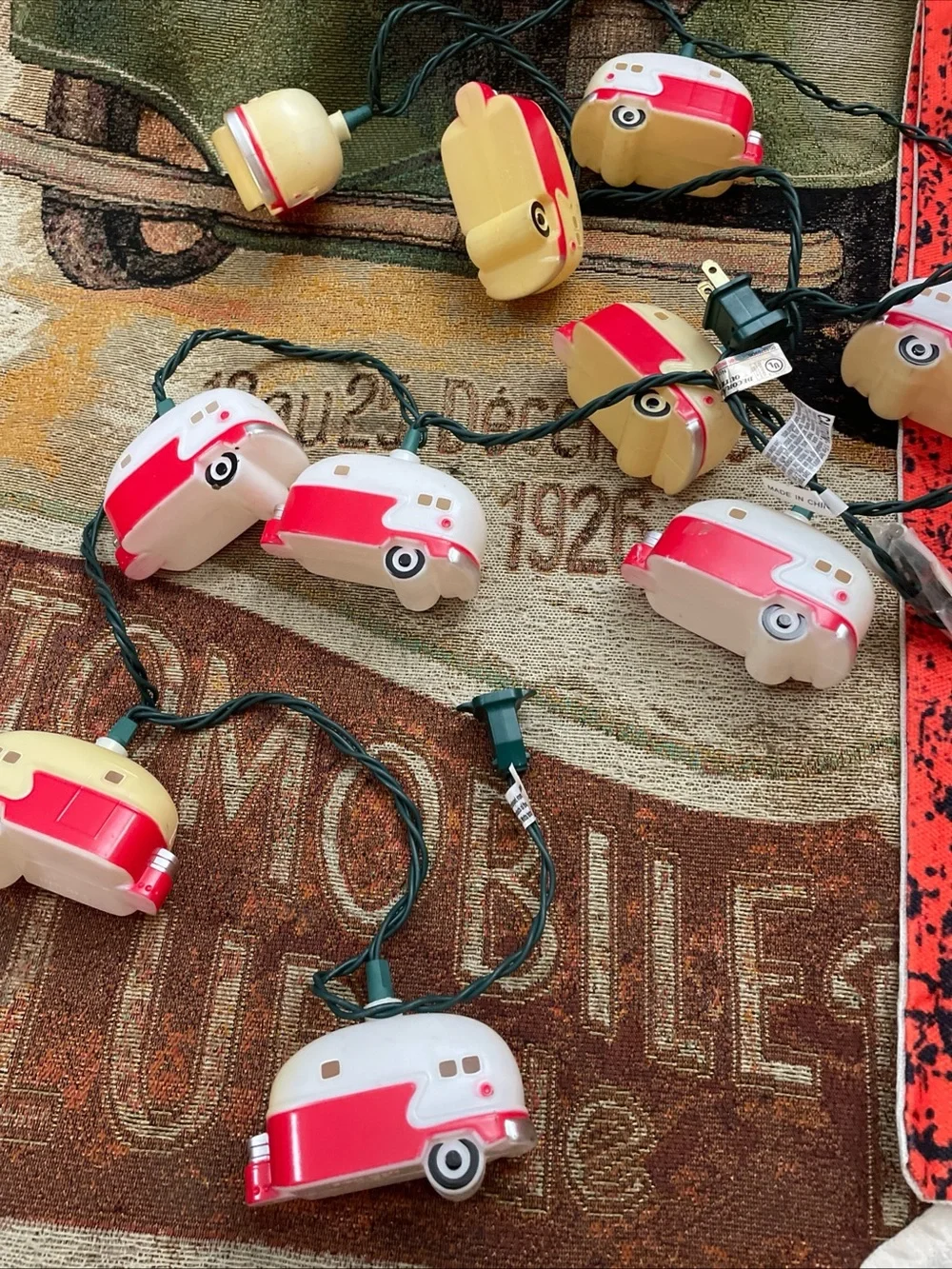Vintage Red/White Camper Trailer 10-light Set Blowmold Christmas Lights